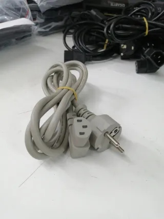 Cables de alimentación para torre