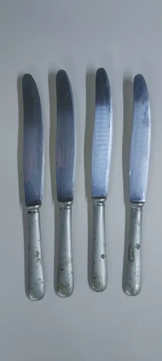 Lote de 20 cuchillos vintage de metal plateado