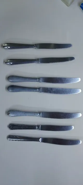 Lote de 20 cuchillos vintage de metal plateado