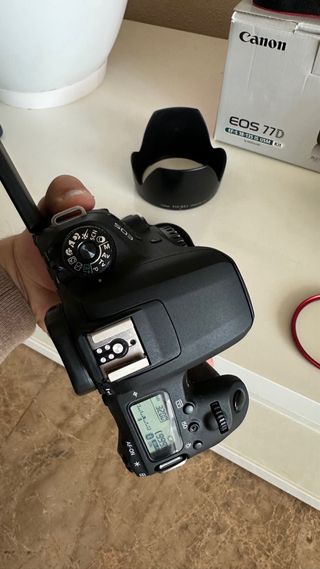 Canon EOS 77D (cuerpo)