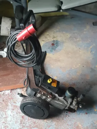 Hidrolimpiadora Karcher HD/HDS