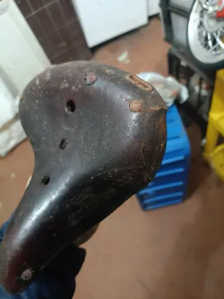 Sillín cuero bicicleta BH antigua niño varillas