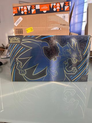Pokémon Ultra Premium Collection Mega Charizard