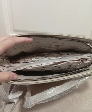 Bolso beige de la marca Milano