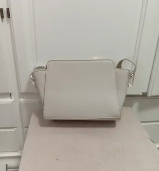 Bolso beige de la marca Milano