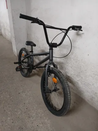 Bici BMX nera