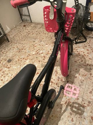 Bicicleta niña Decathlon rosa y negra