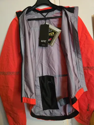 Chaqueta GOREWEAR Torrent Naranja tallas S y M