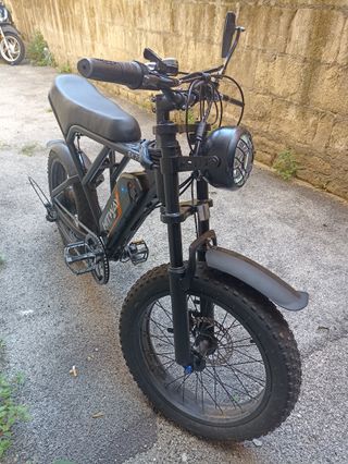 Bici elettrica HITWAY BK29 con acceleratore