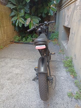 Bici elettrica HITWAY BK29 con acceleratore