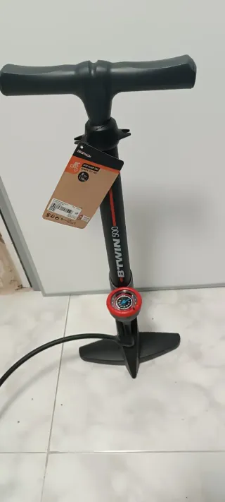 Inflador Btwin 500 con manómetro