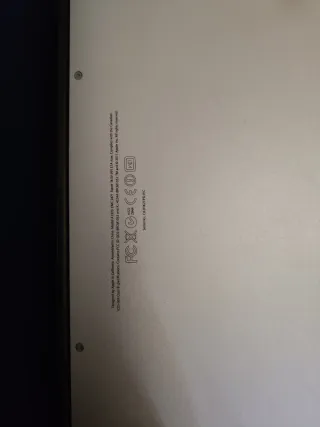 MacBook Air Plata con Teclado Verde