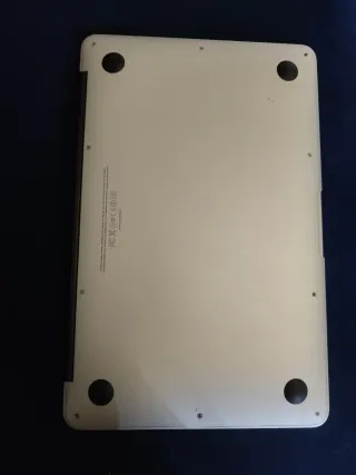 MacBook Air Plata con Teclado Verde