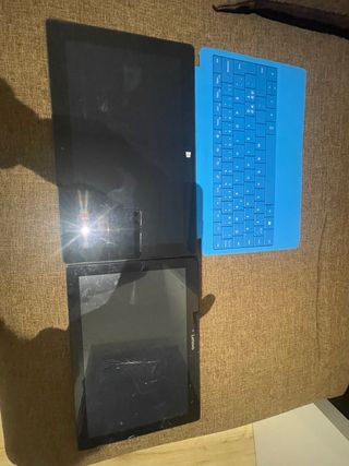 Tabletas Lenovo y Teclado Azul