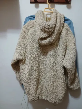 Abrigo Bershka Beige y Azul Talla M