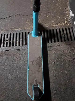 Patinete de trucos azul