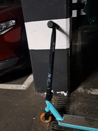 Patinete de trucos azul