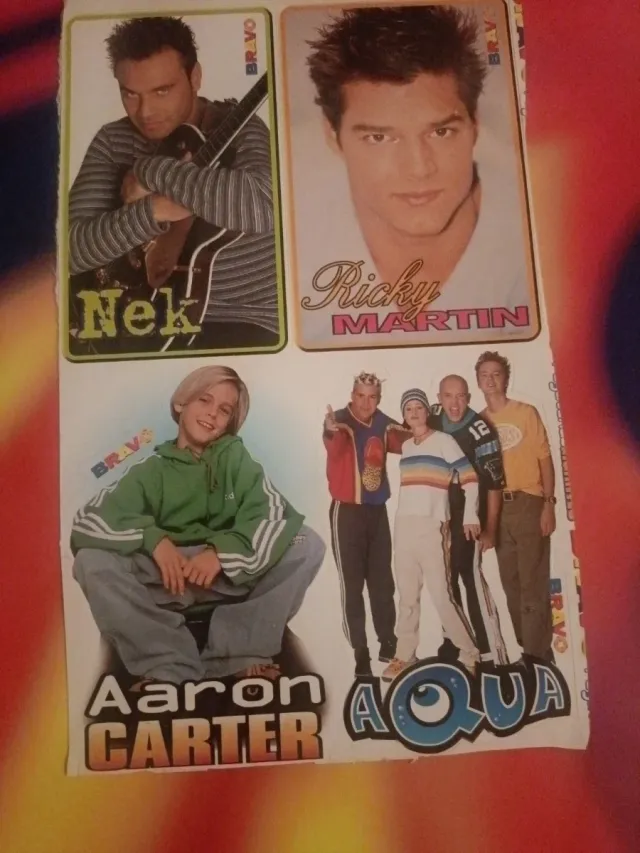 Adesivi della rivista Bravo: Nek, Ricky Martin, Aaron