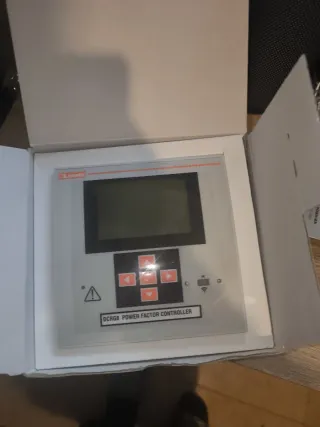 Lovato DCRG8 Regulador 8 Pasos