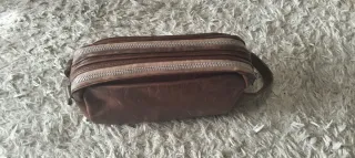 Neceser de piel marrón