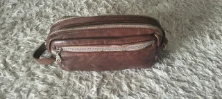 Neceser de piel marrón