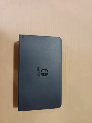 Nintendo Switch OLED con FIFA 24 y 25