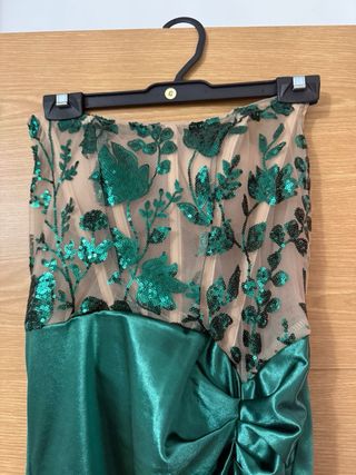 Vestido de fiesta verde con lentejuelas