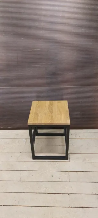 Muebles industriales a medida – sillas, taburetes