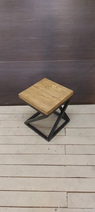 Muebles industriales a medida – sillas, taburetes