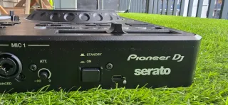 Pioneer DJ DDJ-REV5 + Decksaver