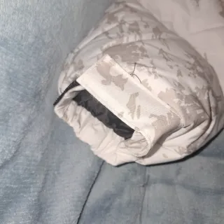 Chaqueta acolchada blanca y negra