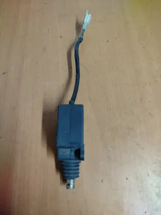 Cierre asiento Sym GTS 125