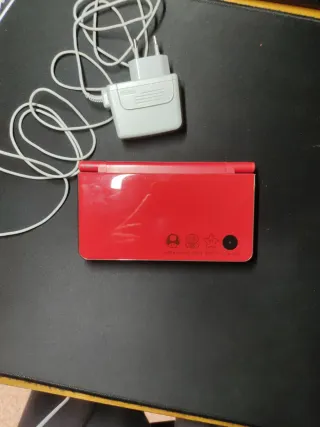 Nintendo DSi XL Edición Mario Bros Roja. No carga