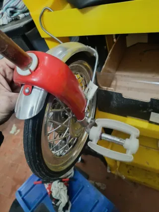 Rueda triciclo antiguo