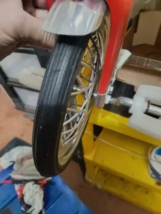 Rueda triciclo antiguo