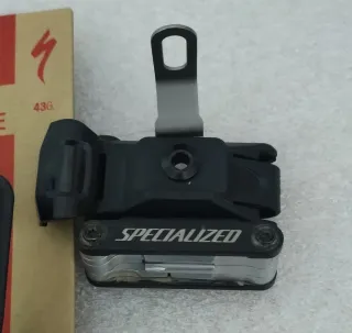 Porta bidón y multiherramienta Specialized