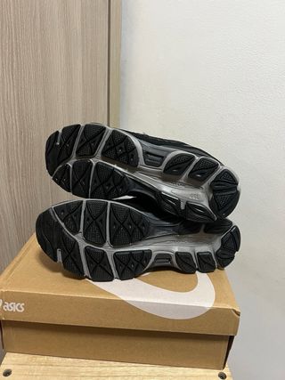 Asics Gel NYC Negro/Gris