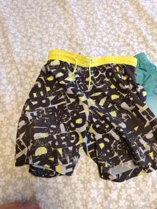 Bañadores niño Talla 14, en perfecto estado