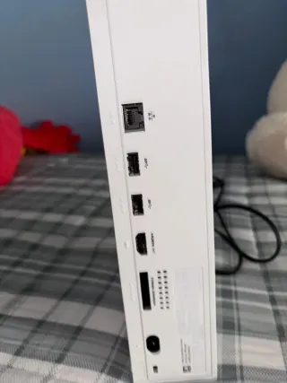 Xbox Series S Blanca + Parche Silicona Joysticks