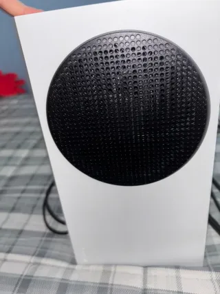 Xbox Series S Blanca + Parche Silicona Joysticks