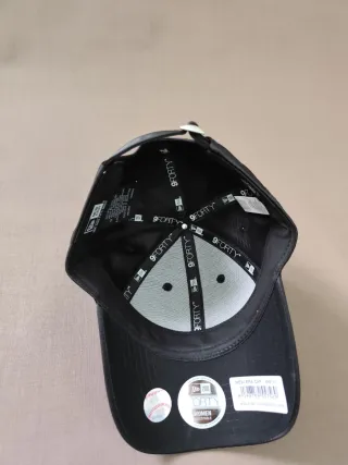 Gorra New Era Negra con Brillantes