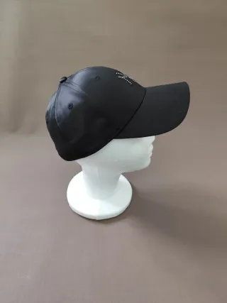 Gorra New Era Negra con Brillantes