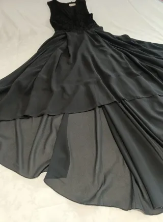 Vestido fiesta negro con cola