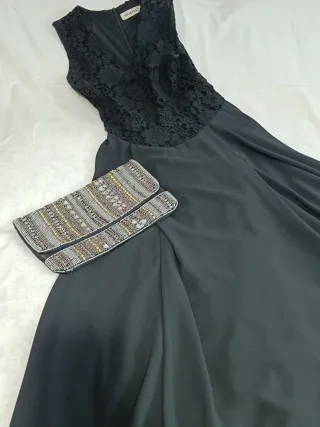 Vestido fiesta negro con cola