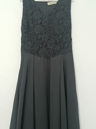 Vestido fiesta negro con cola