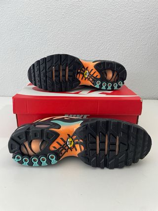 Nike Air Max Tn Plus EU 45 Negro + Verde Aurora