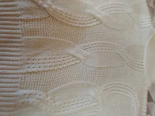 Jersey blanco cuello alto