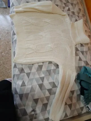 Jersey blanco cuello alto