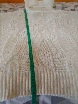 Jersey blanco cuello alto