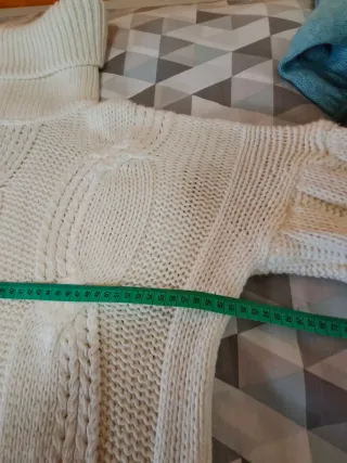 Jersey blanco cuello alto